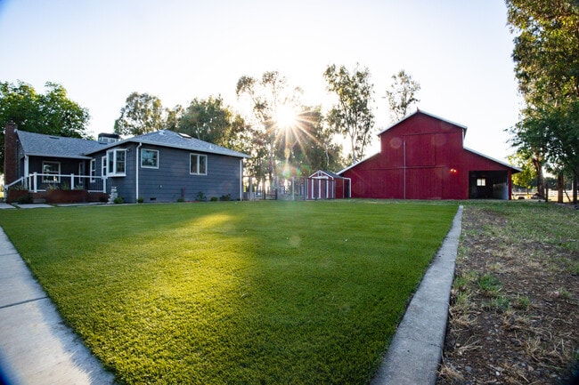 Building Photo - 35600 Lasiandra Ln