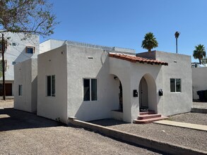 Building Photo - 216 E 2nd Ave