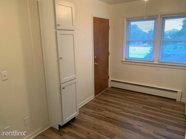 Foto del edificio - 1 br, 1 bath  - 113 Devon Ave Apt 4