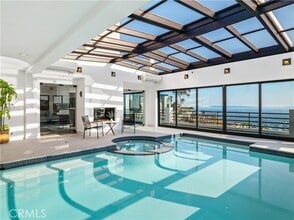 Building Photo - 2287 Sunset Plaza Dr