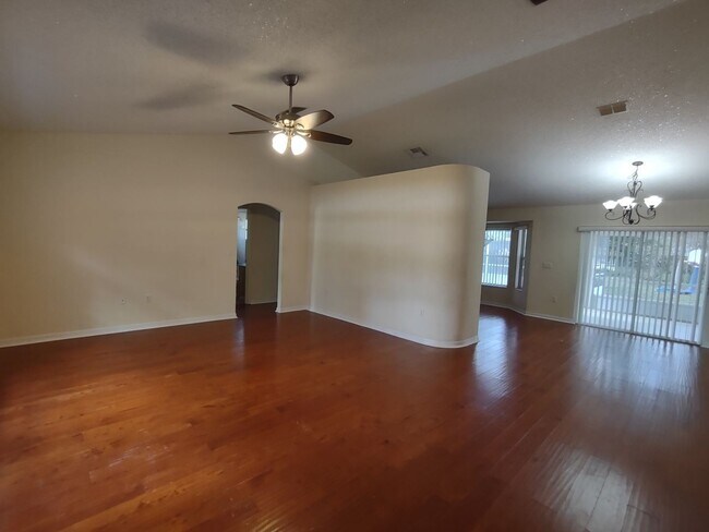 Foto del edificio - 3 br, 2 bath House - 8919 N. MENDOZA WAY
