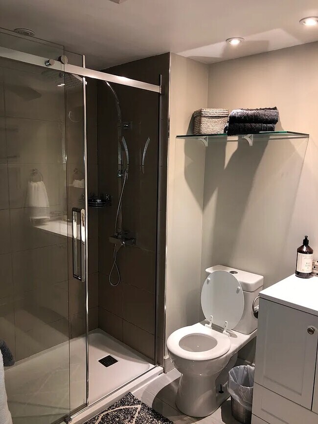 Photo du bâtiment - 212 Forbes Av
