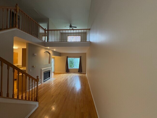 Foto del edificio - 2221 Stoughton Dr