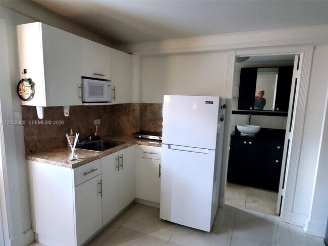 Foto del edificio - 1310 N 70th Way