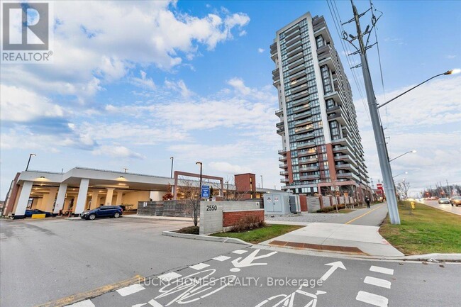 Building Photo - 2550 Simcoe St N