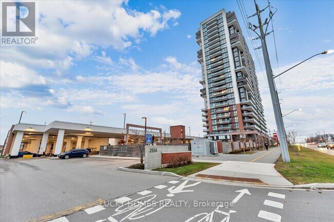 Photo du bâtiment - 2550 Simcoe St N