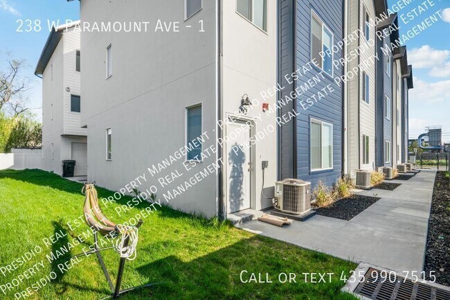 Foto del edificio - 238 Paramount Ave