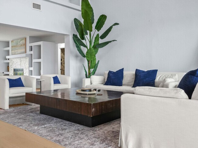 Foto del edificio - 3061 SW Lakeview Dr