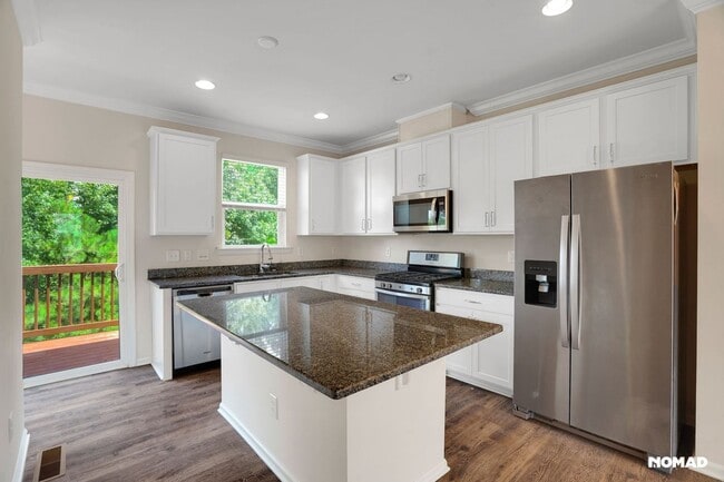 Foto del edificio - Charming 4BR Townhome in Apex