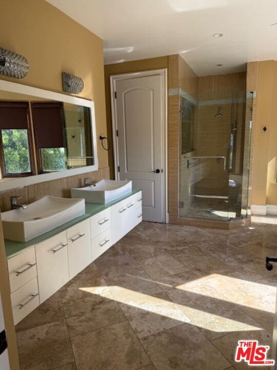 Foto del edificio - 1126 Yale St