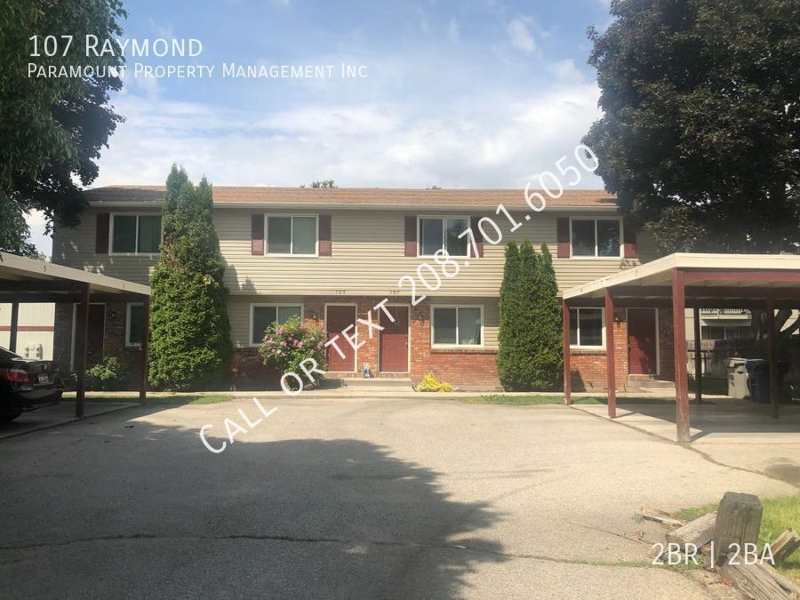 Primary Photo - Great 2bed two story apartment near the To...