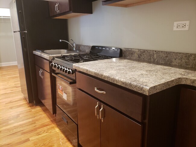 Foto del edificio - 4551 N Christiana Ave