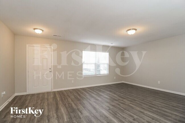 Building Photo - 4725 Tuliptree Dr