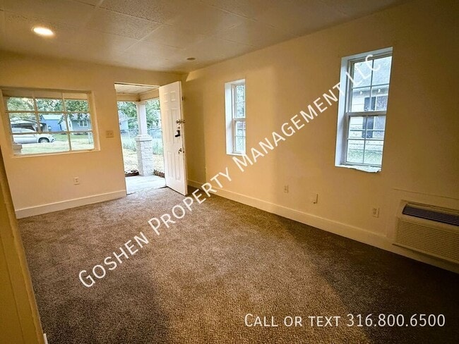 Building Photo - 1023 S Millwood-
