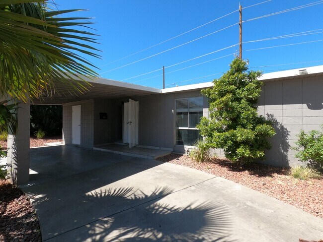 Foto del edificio - SINGLE-STORY HOME | NEWLY RENOVATED | SAHARA & EASTERN | CENTRAL LAS VEGAS