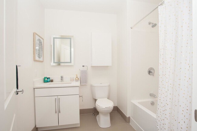 Photo - GREAT modern 1Br/1Bth. Must see. NEW building, stainless steel appliances. House