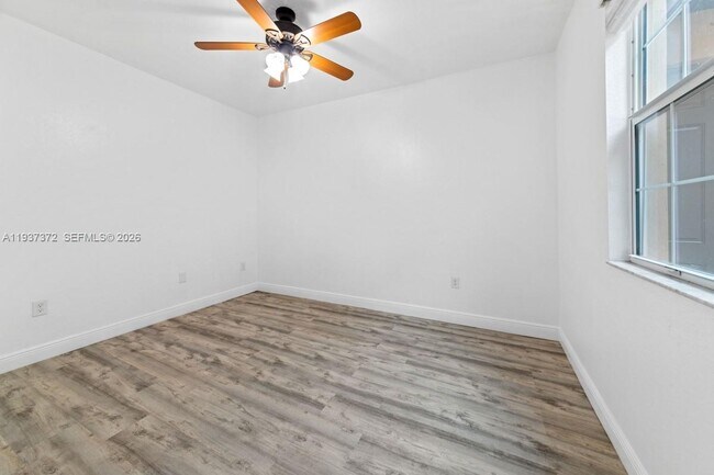 Foto del edificio - 1228 SW 147th Ave