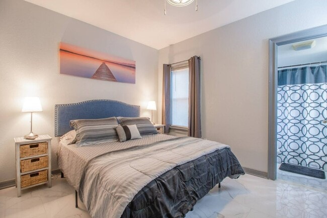 Photo - 1815 Larkin Ave House