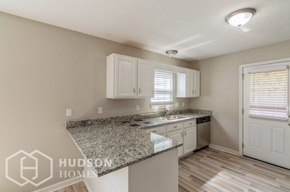 Foto del edificio - NOW AVAILABLE! - 1557 James Gafford Dr, La...