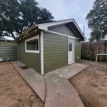 Building Photo - 1546 Antoine Dr