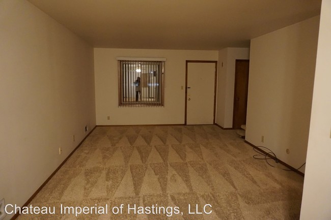 Building Photo - 3030 Parklane Dr