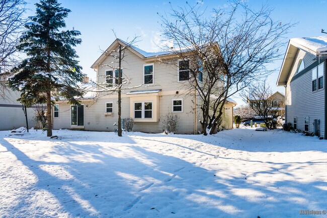 Building Photo - 2262 Cheshire Dr