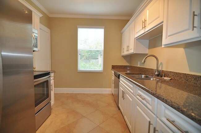 Building Photo - 1407 S Bay Villa Pl