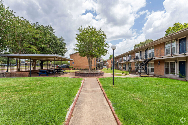 Building Photo - Beechnut Grove