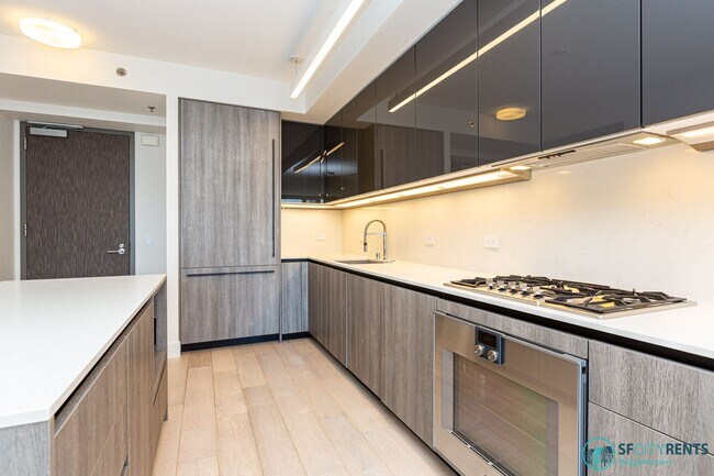 Building Photo - Rincon Hill: Bright & Spacious Condo w/ A/...
