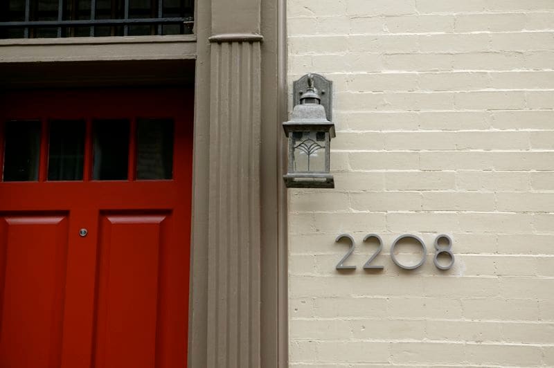 Primary Photo - 2208 Panama St