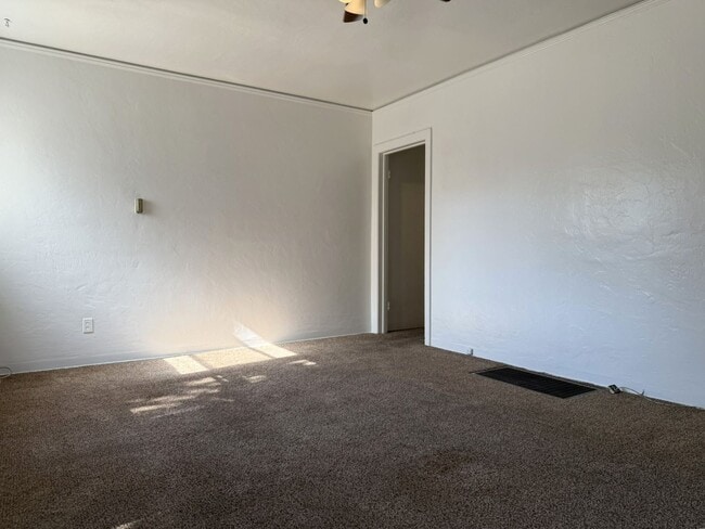 Building Photo - 2229/2231ist.