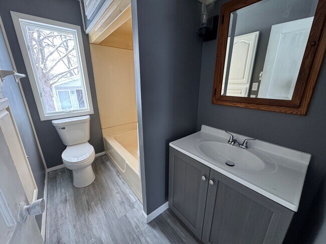 Foto del edificio - Lovely 2-Bedroom Newly Renovated Home!