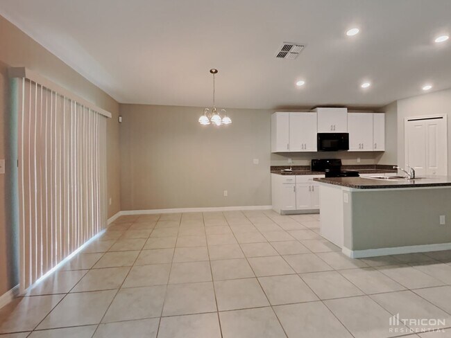 Foto del edificio - 4128 Salt Springs Ln