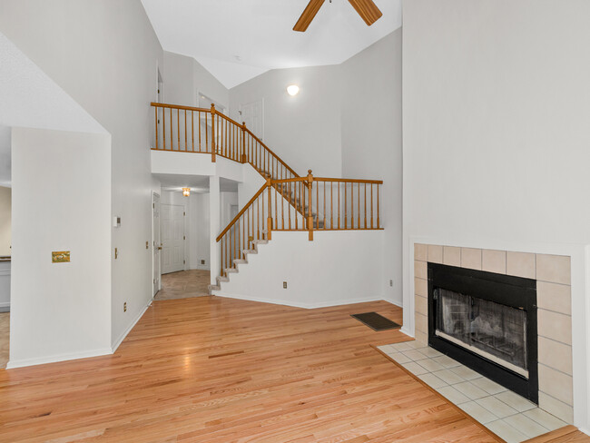 Building Photo - 4 Knollwood Ct