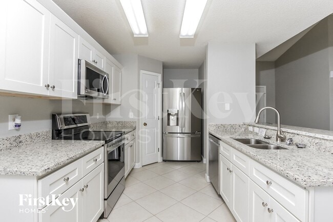 Foto del edificio - 12025 Larson Ln