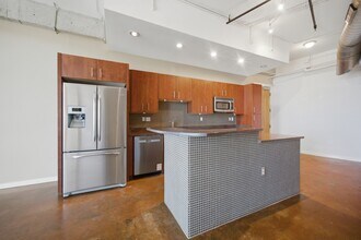 Building Photo - 415 St Pauls Blvd