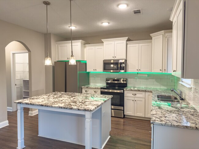 Building Photo - 6035 Big Pond Trl