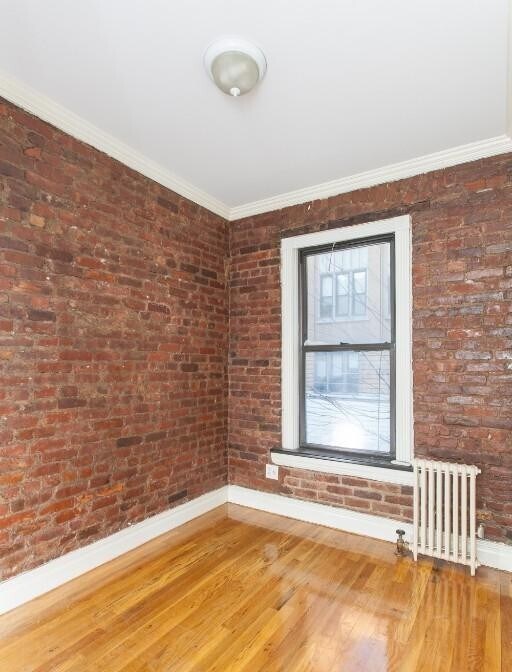 Foto del edificio - 410 E 13th St