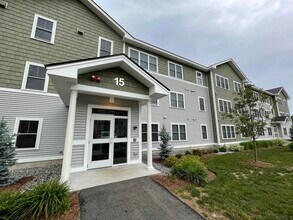 15 E Ridge Dr