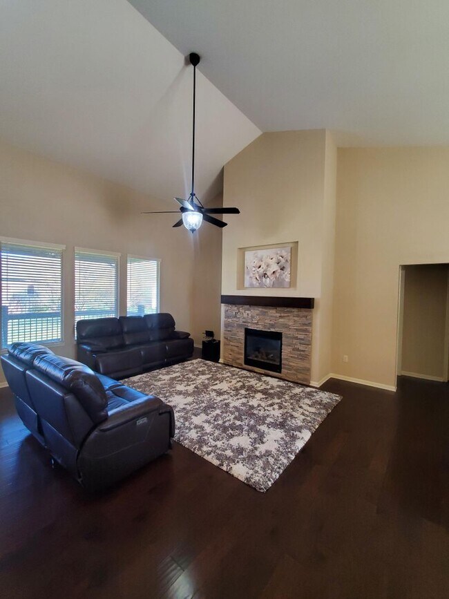 Building Photo - Pristine luxury Home in North Andover Neig...