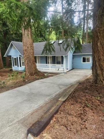 Building Photo - 988 NE Pennington Loop