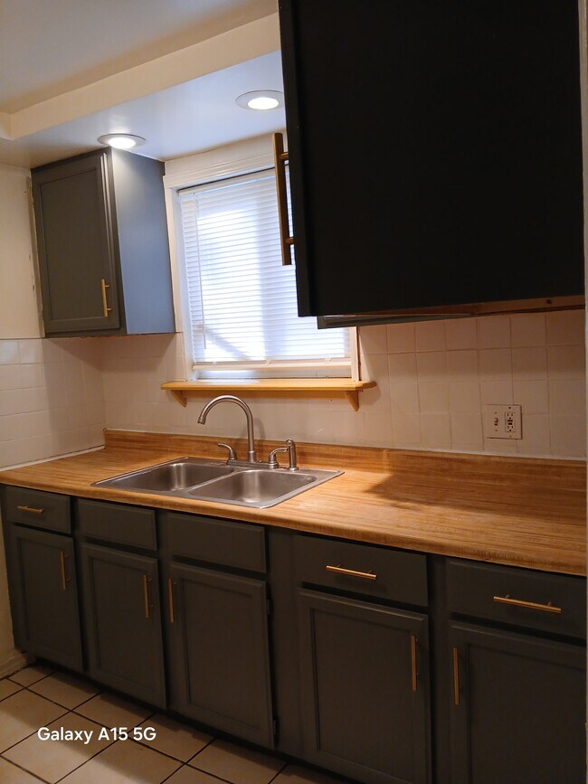 Foto del edificio - 16769 Evergreen Rd