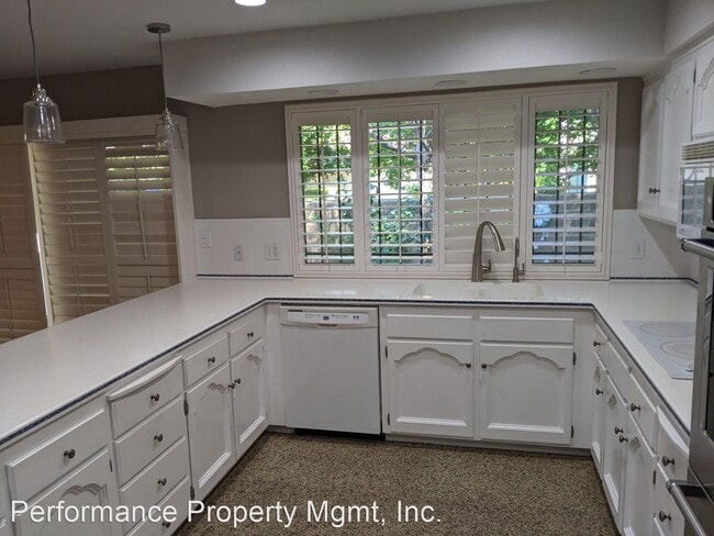 Building Photo - 2 br, 2 bath House - 5516 N El Adobe Dr