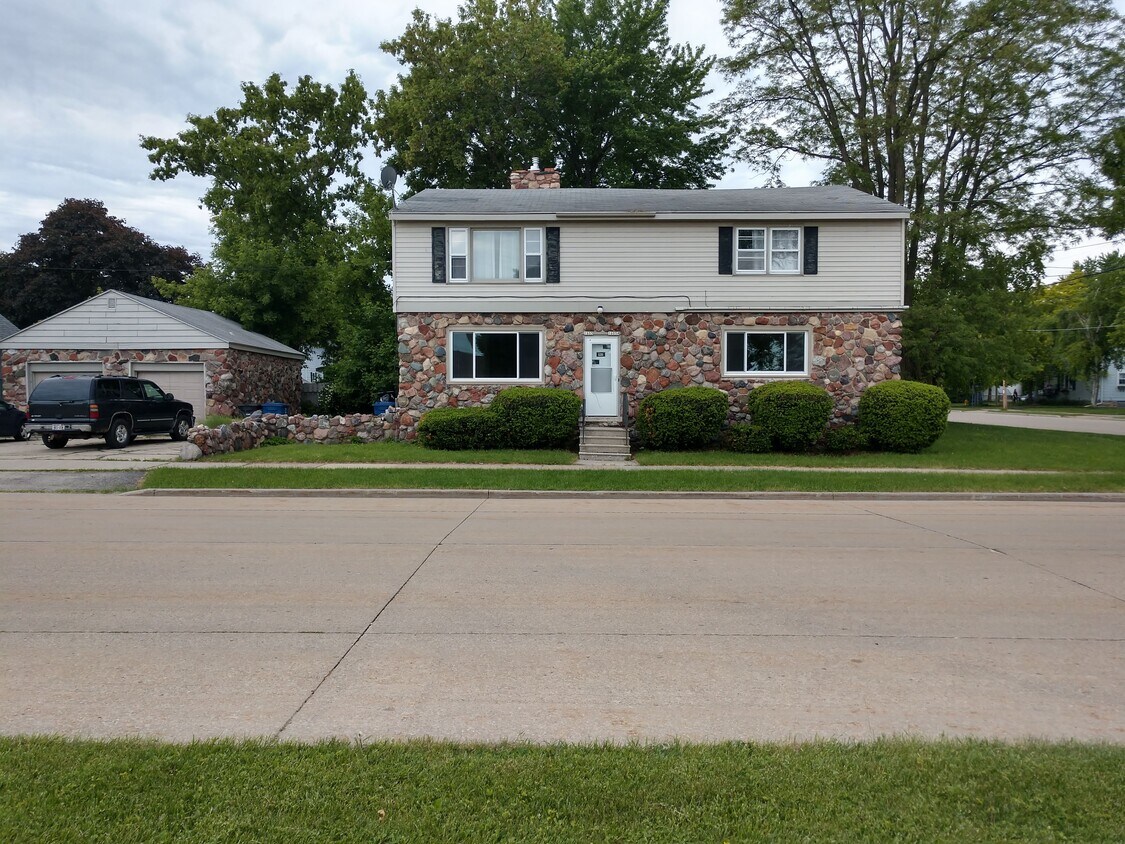 Primary Photo - 1605 Doty St
