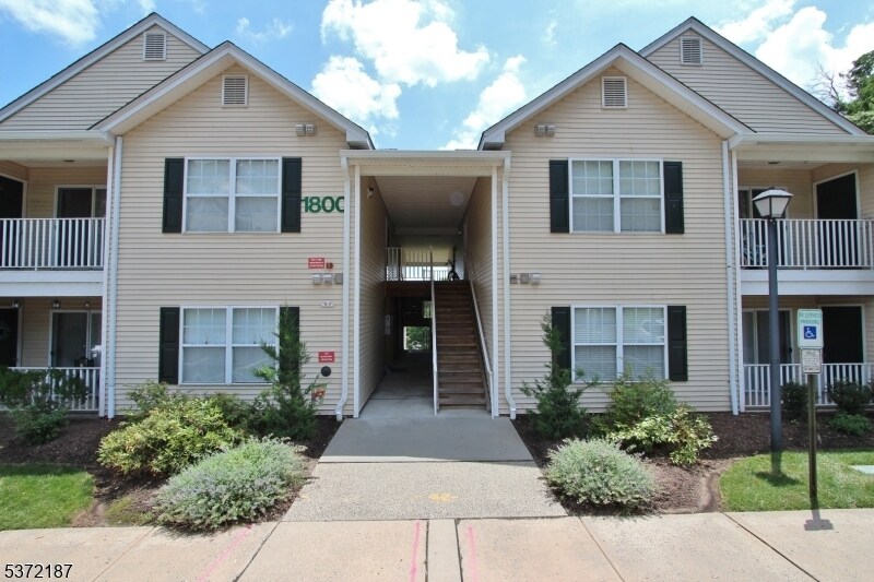 Foto principal - 1834 King Ct