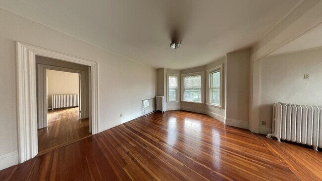 Building Photo - 136 Woburn St