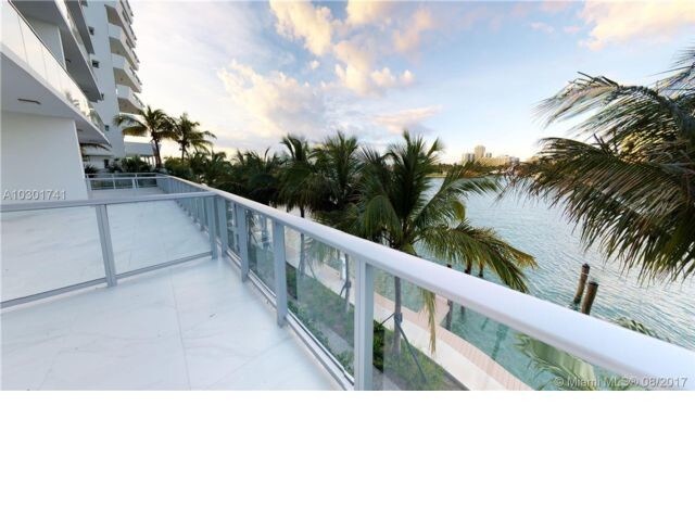 Foto del edificio - 10201 E Bay Harbor Dr