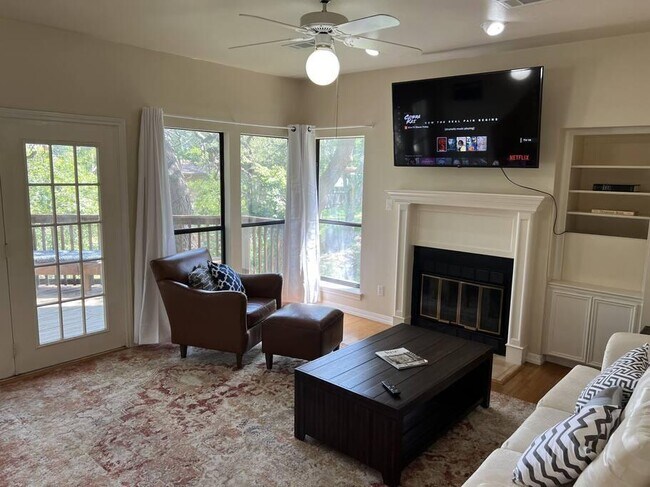 Foto del edificio - 501 Westbrook Dr