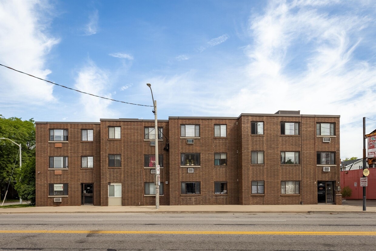 Building Photo - 360 Tecumseh Rd W
