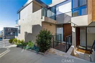 Building Photo - 1310 Manhattan Ave